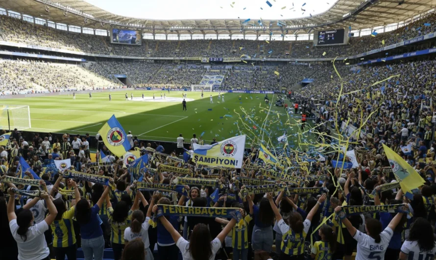 Fenerbahçe Kadın ve Gençlere Ücretsiz Bilet Vererek Futbolu Yaygınlaştırıyor